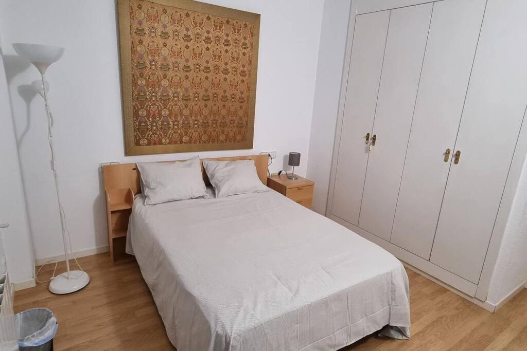 Habitacion Privada En El Centro De Madrid Bagian luar foto