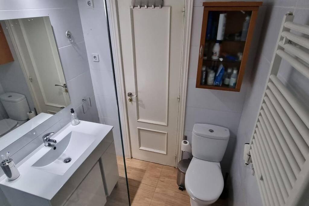 Habitacion Privada En El Centro De Madrid Bagian luar foto